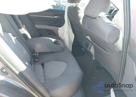 2020 Toyota Camry Le z USA, uszkodzony, nr VIN 4T1C11AK0LU385424